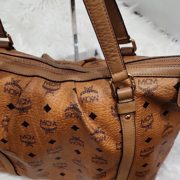🔹️MCM 🔹️Cognac Brown Leather 2 Way Crossbody Tote Bag - Picture 7 of 16